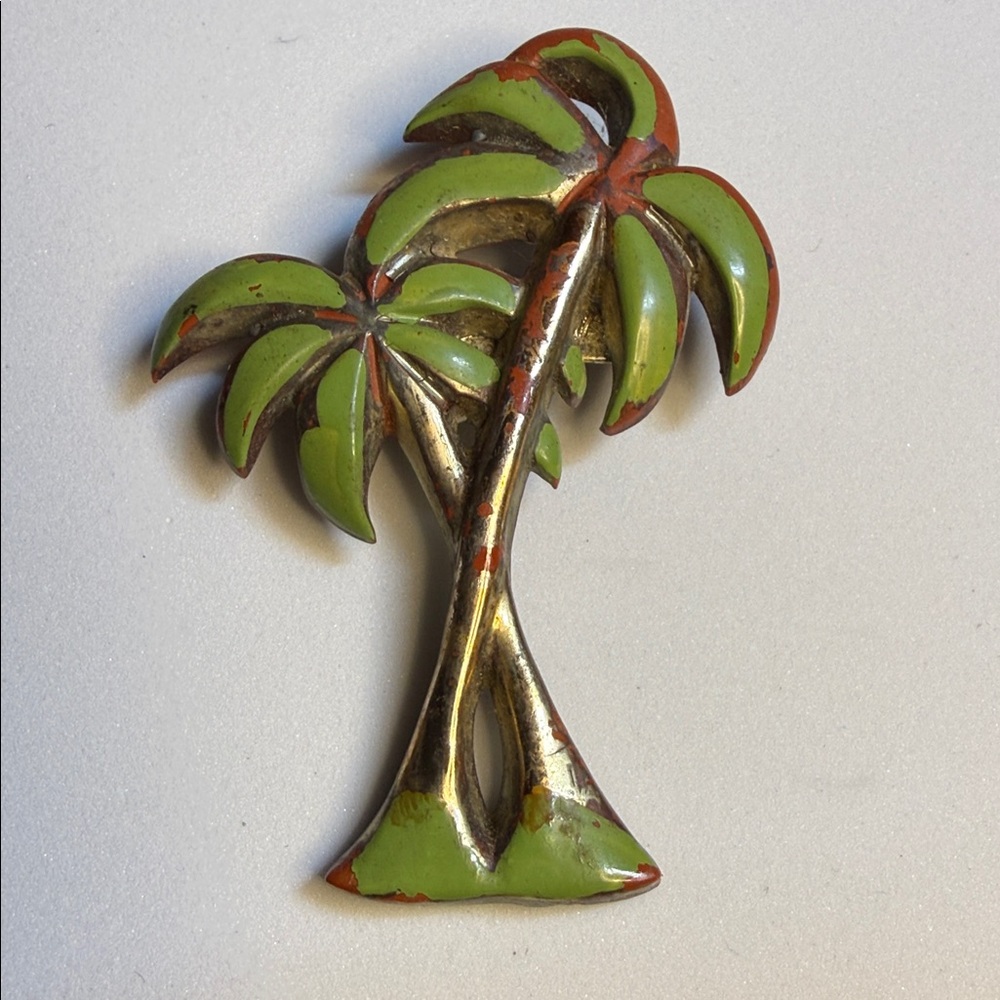 Vintage 1940s–50s Palm Tree Brooch | Molded Plastic Resin Tropical Figural Pin